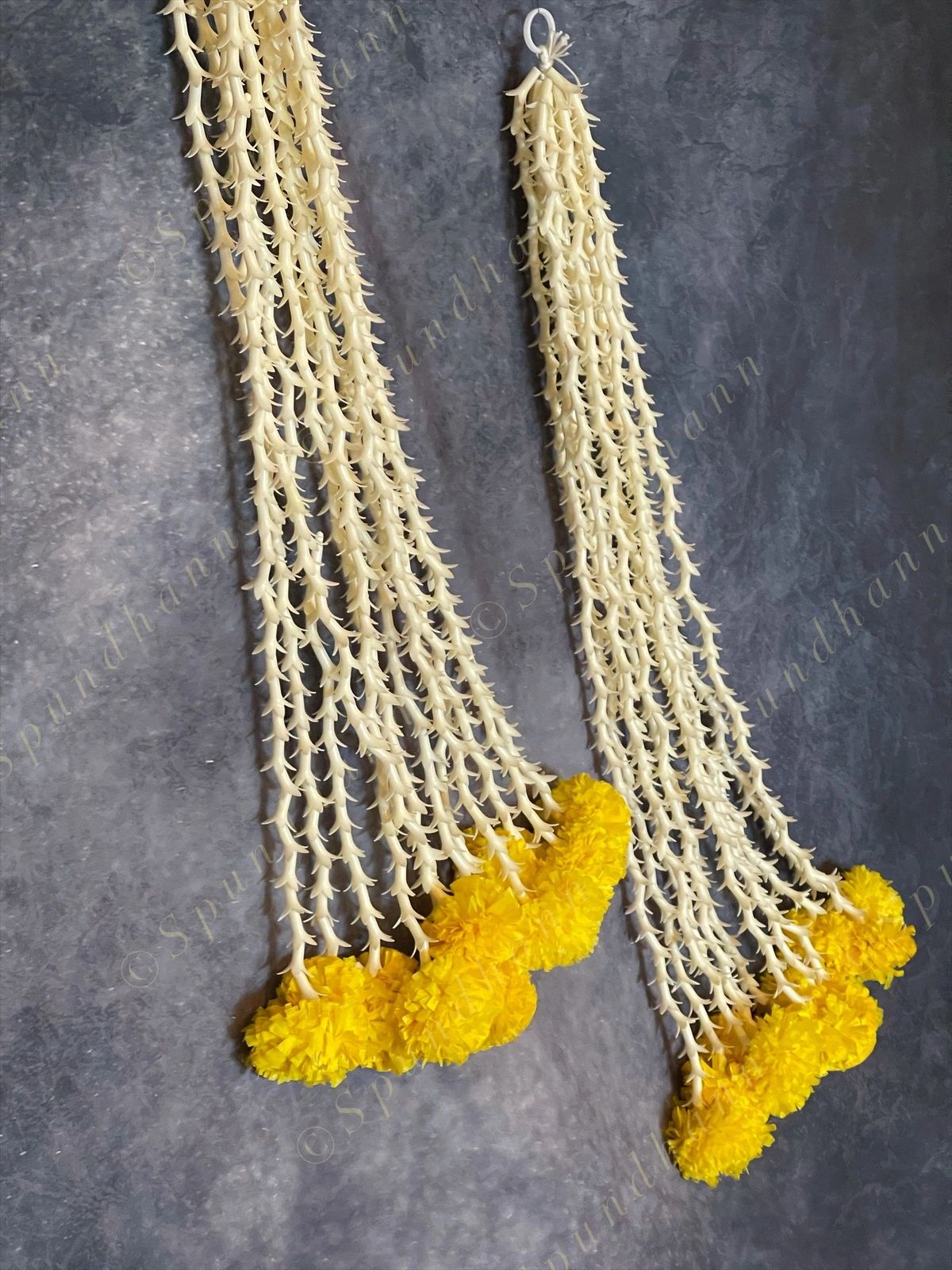 Rajnigandha & Marigold Dangler