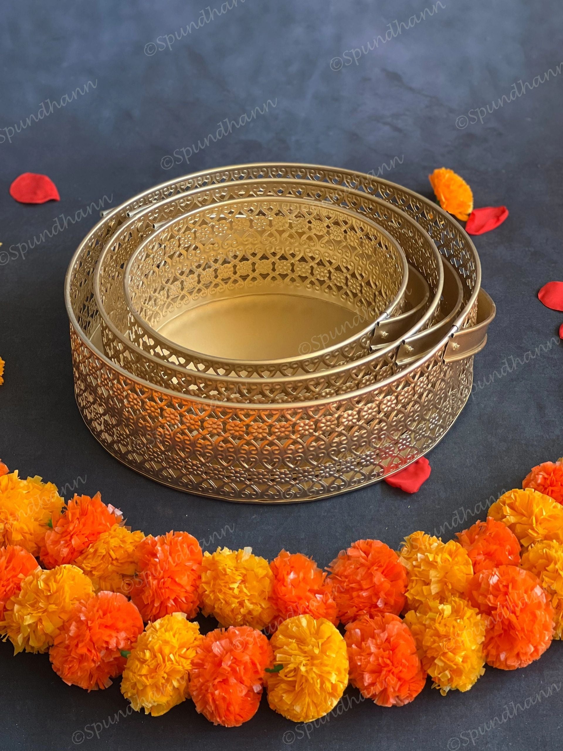 Metal Golden Cutwork Round Baskets
