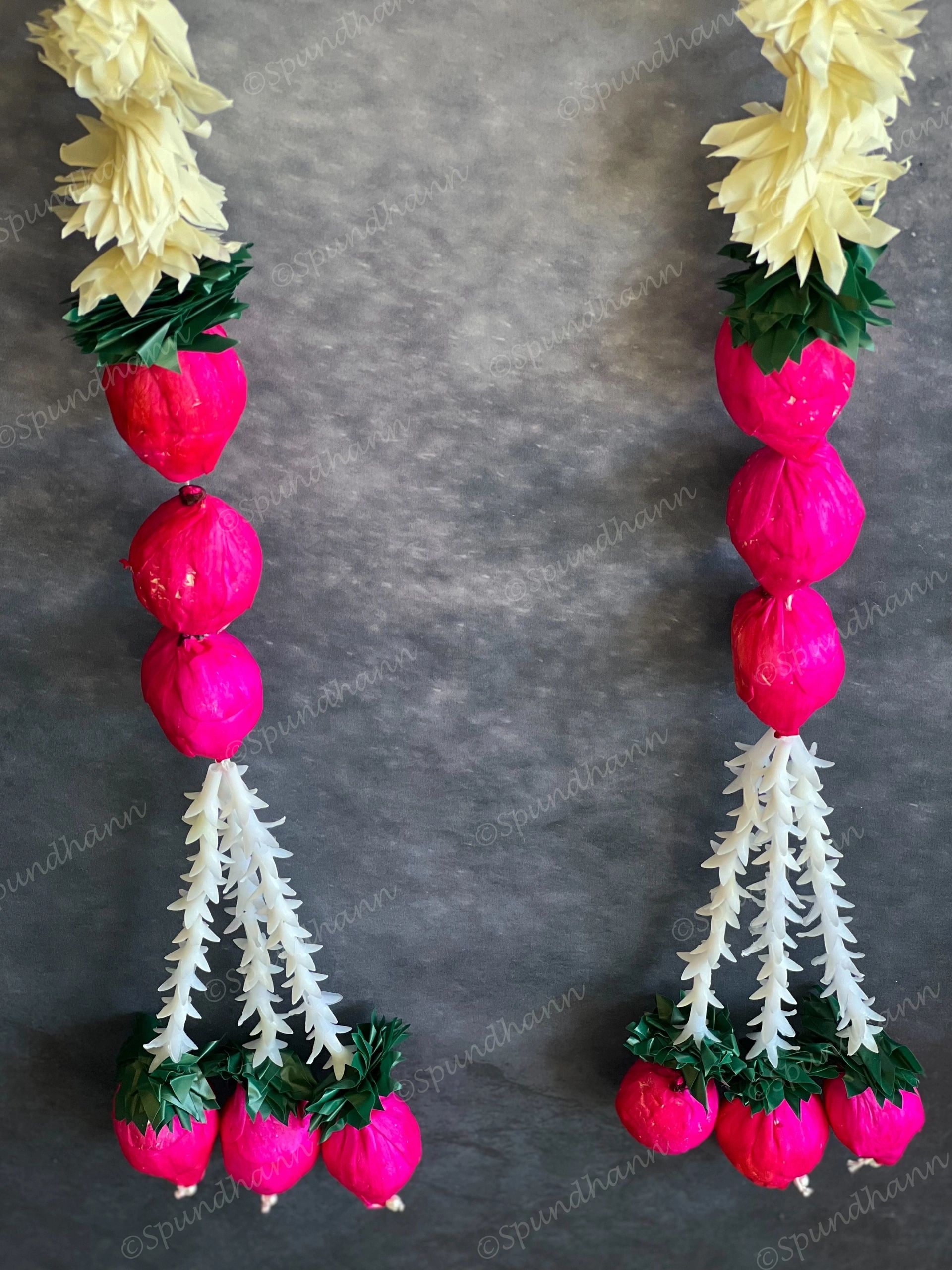 White Chameli, Rajnigandha & Pink Shola Wood Bud Dangler String - Single string