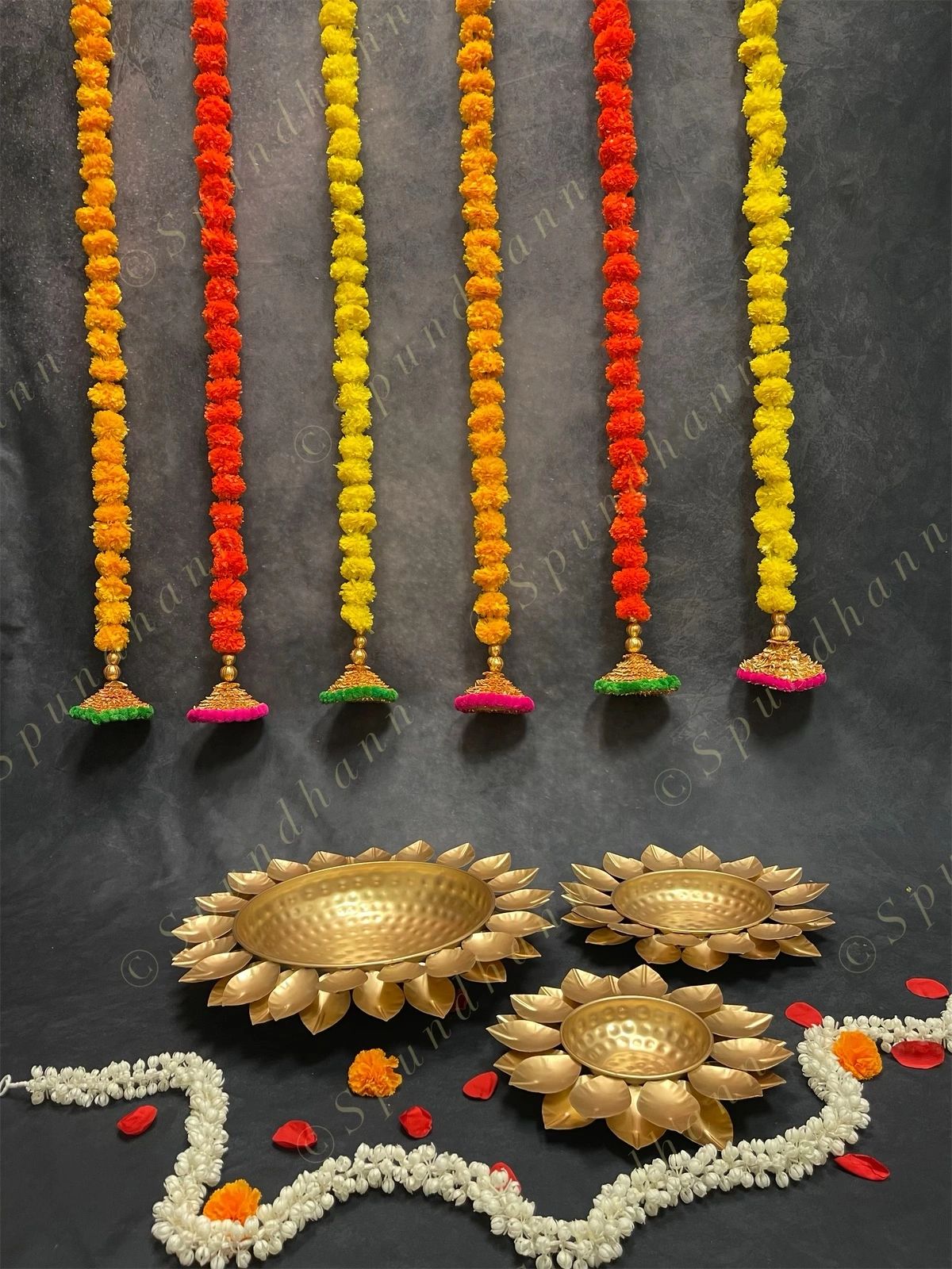 Hammered Sunflower Urli