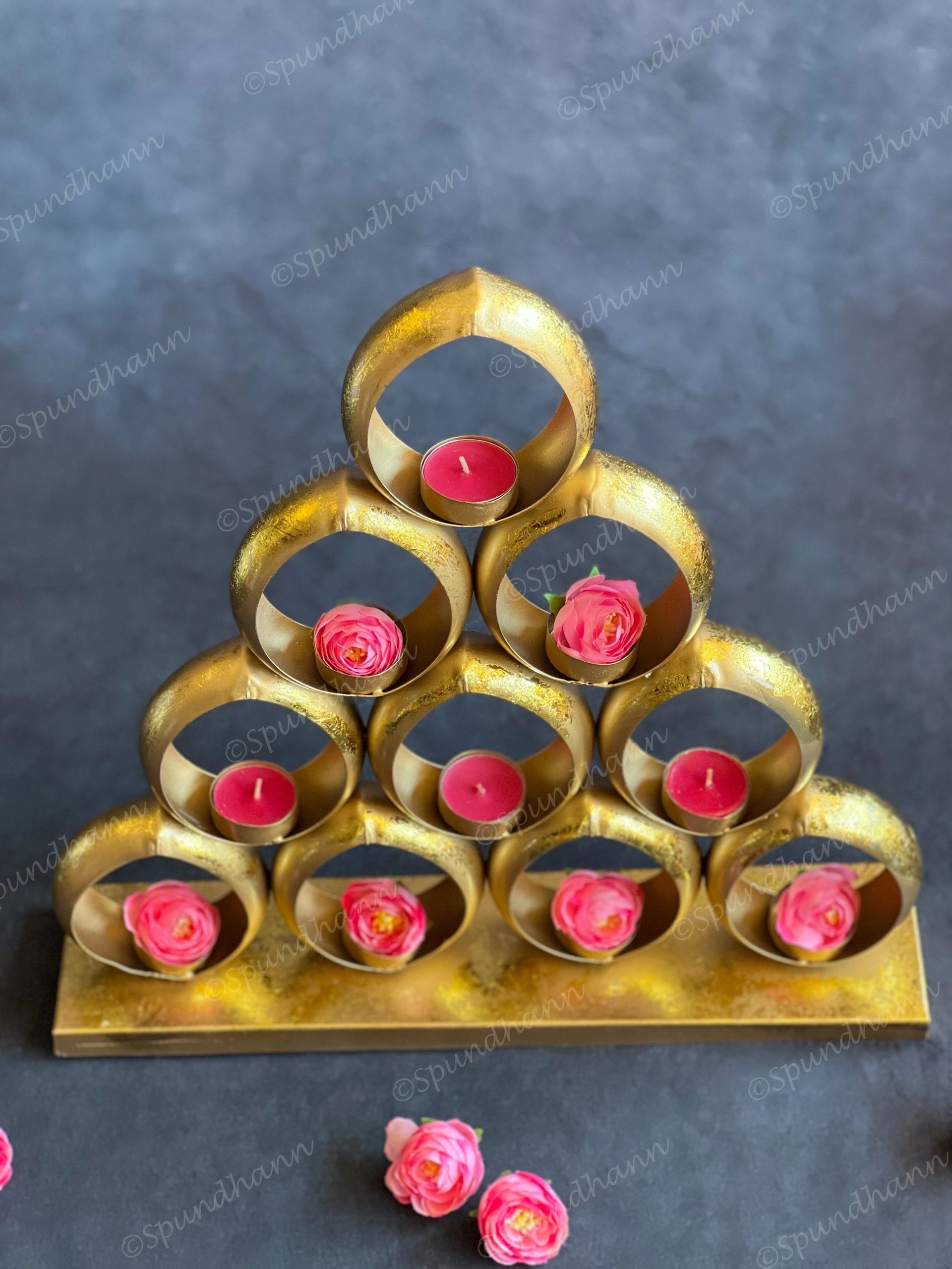 Leaf Shaped Standing Minar T Light One