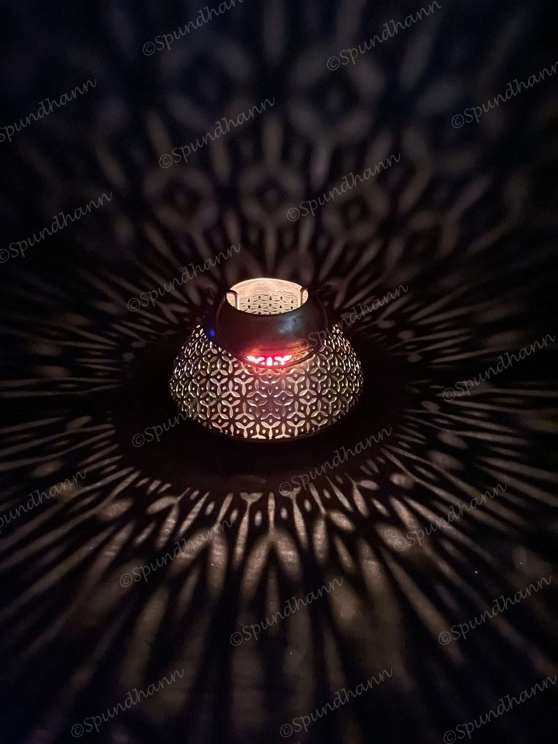 Pyramid Dhoop Dani Dhuna Loban