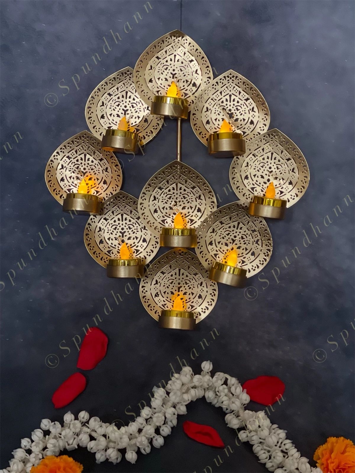 9 Leaf Tea Light Wall Hanging