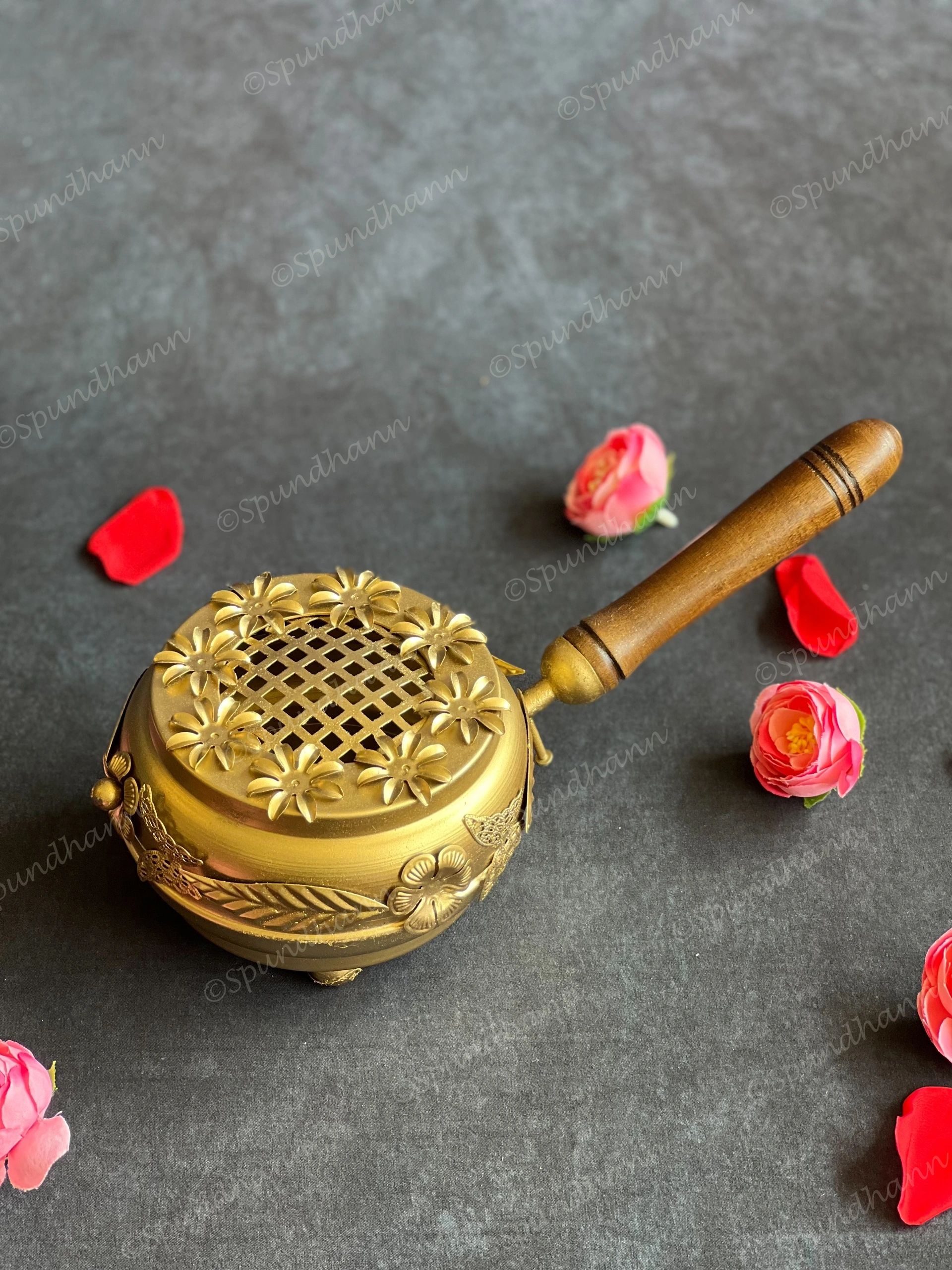 Dhoop Dani With Wooden Handle