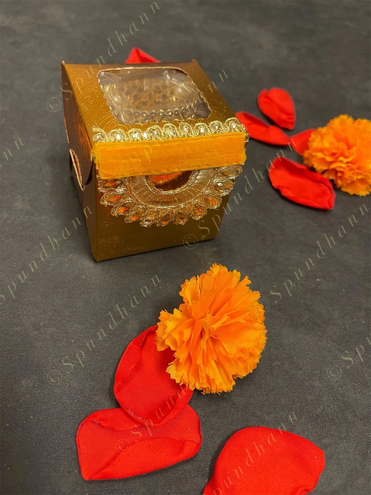 Decorated Gift Box with Dome Danglers