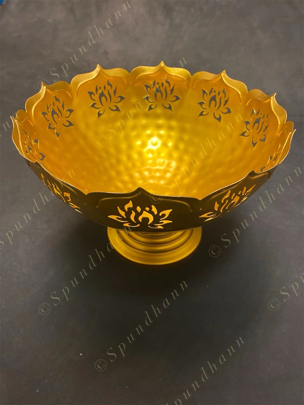 Big Standing Lotus Urli with Cutwork