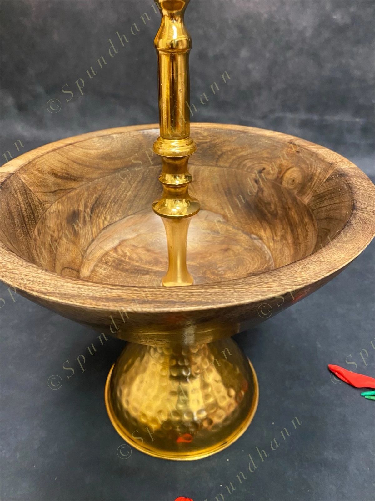 Deep Dish Wooden Food Holder Stand
