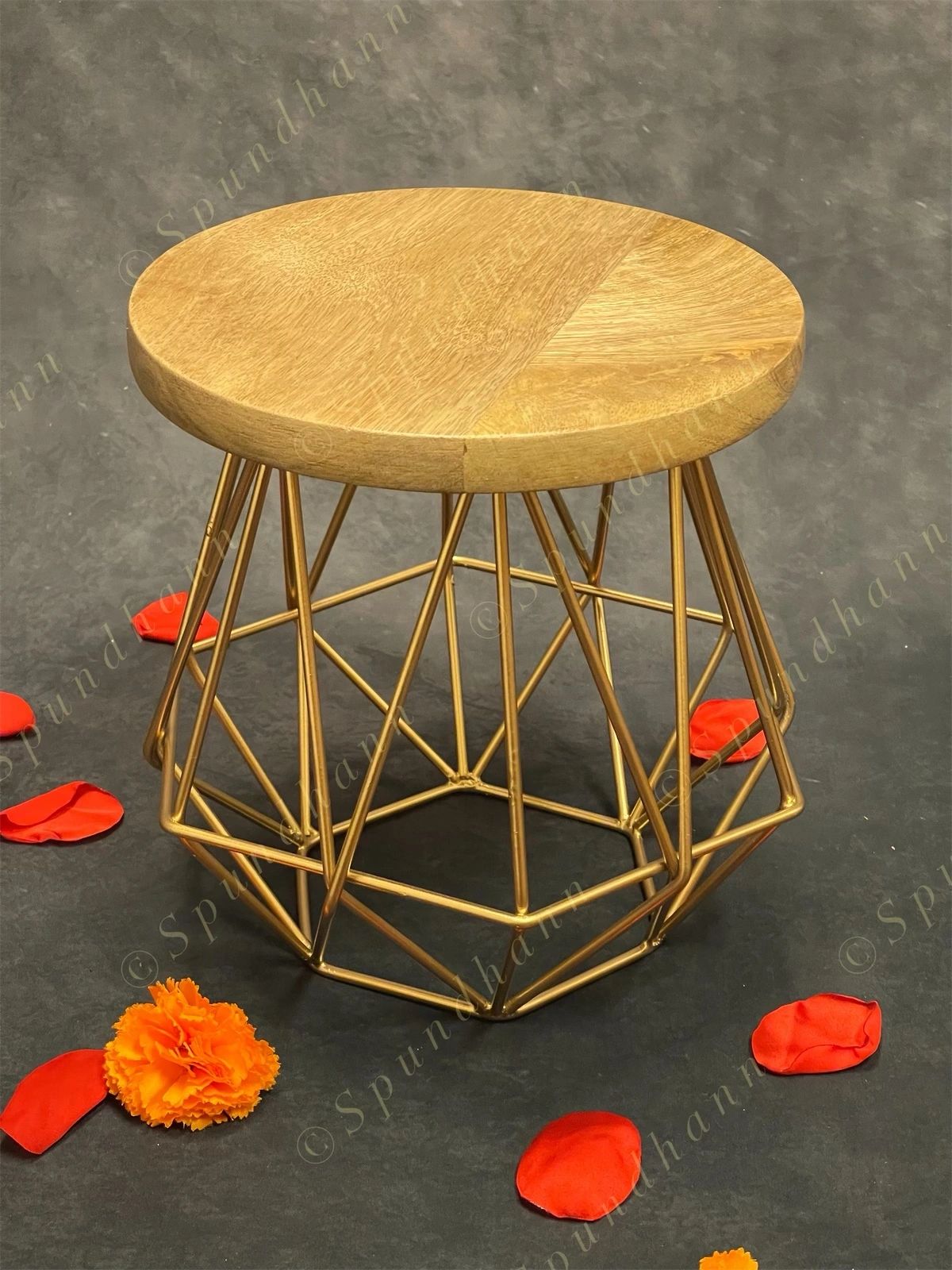 Designer Urli Stand