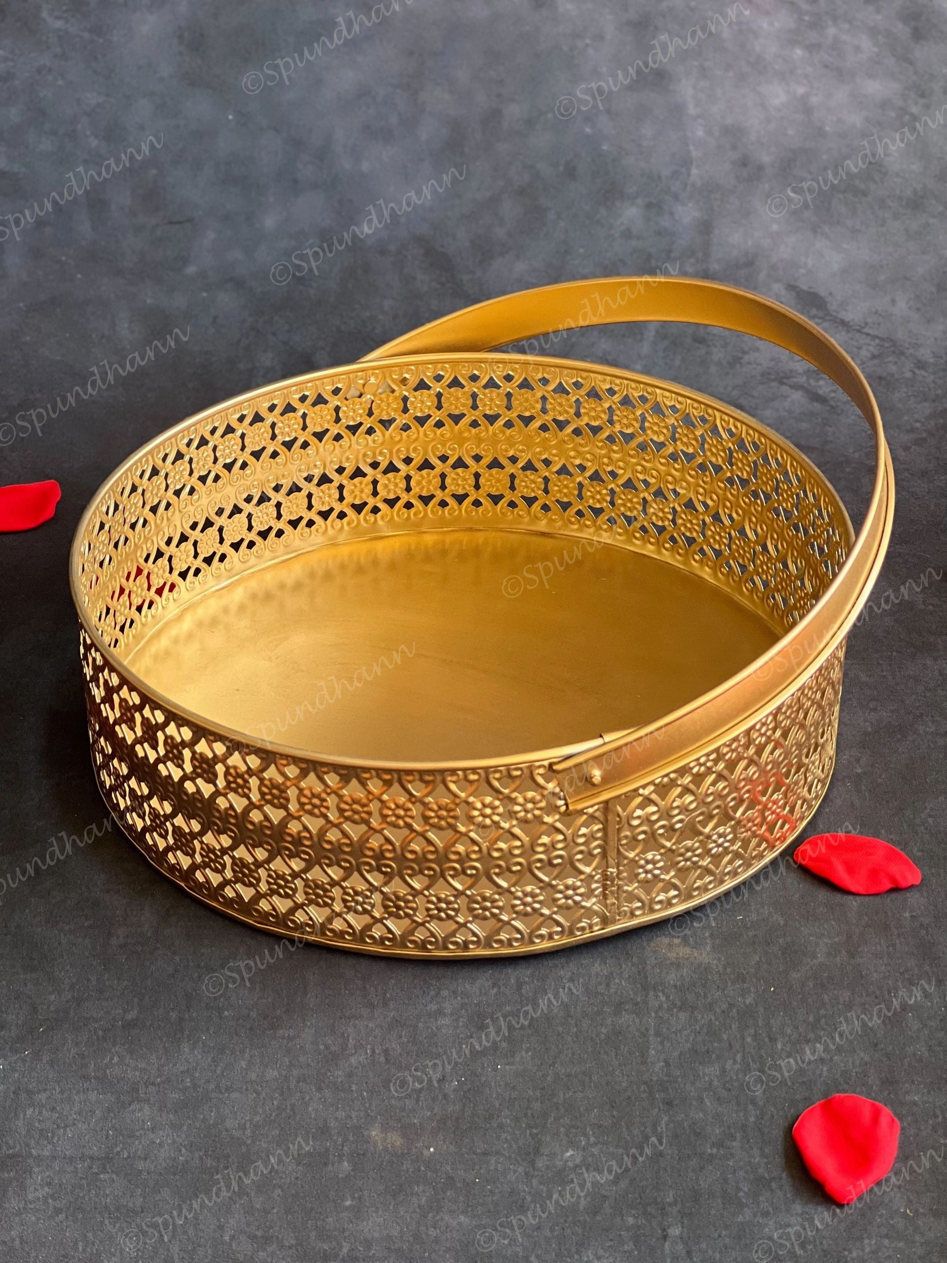 Metal Golden Cutwork Round Baskets