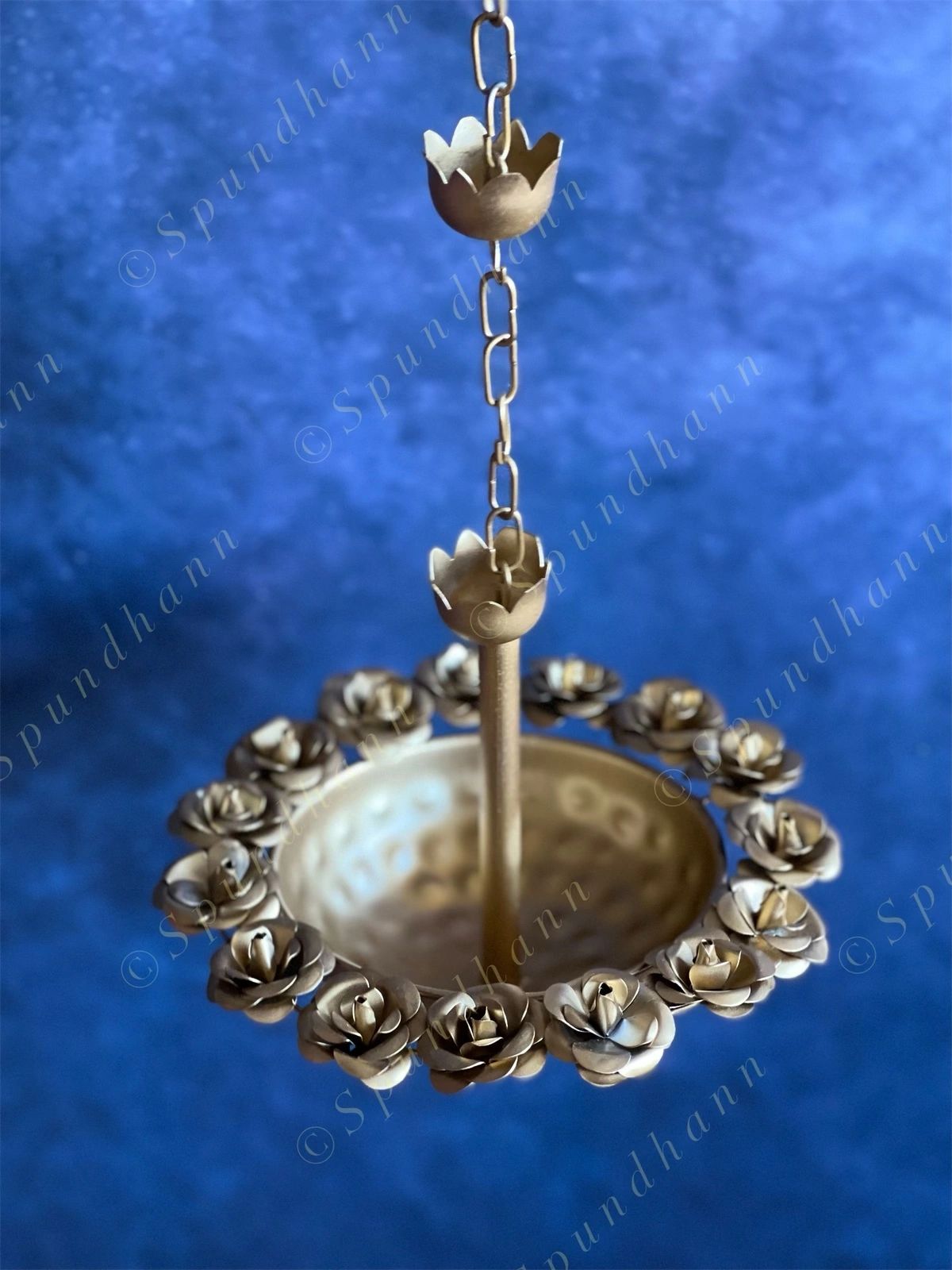 Rose Hanging Urli