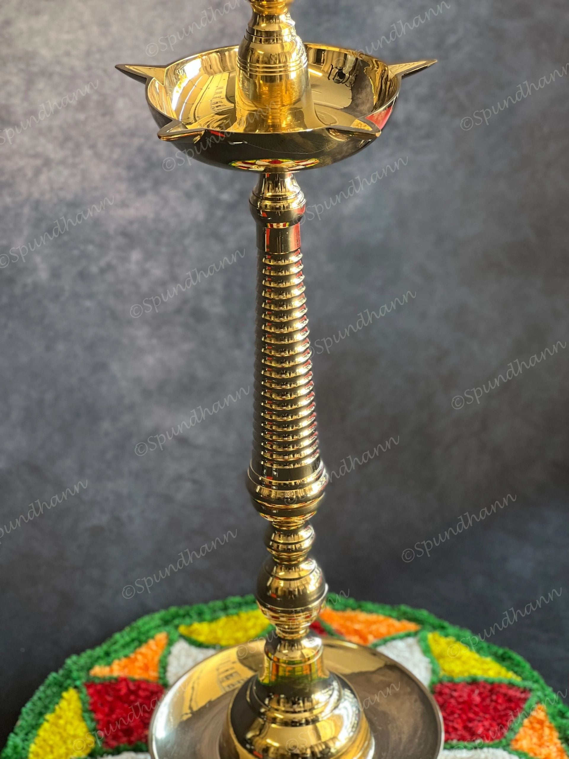 Majestic Traditional Brass Lamp