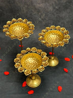Standing Rose Metal Urli