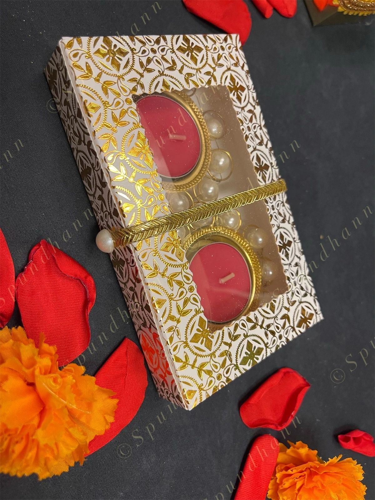 Gift Box with Pearl Tea Light Holders