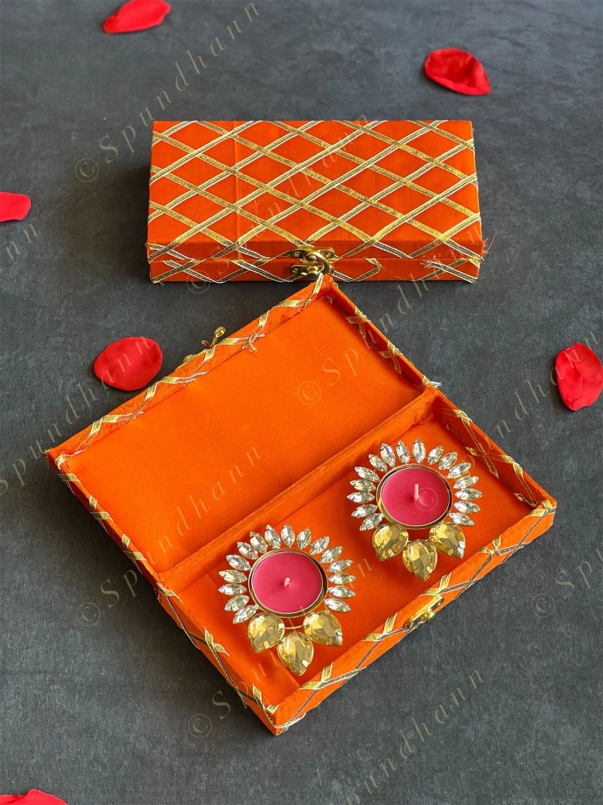 Gotapatti Box with Tea Light Holders
