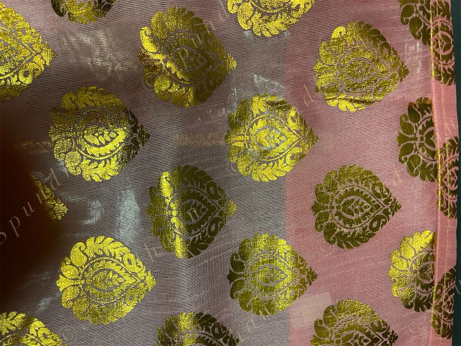 Foil Finish Saree Cover (Bag)