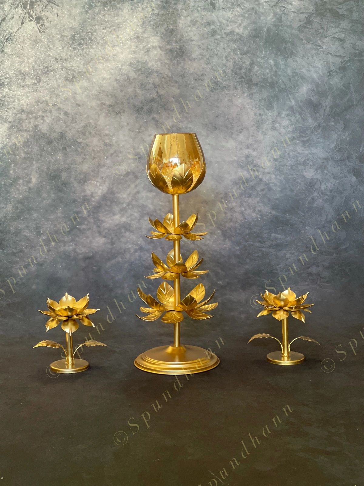 Single Large Lotus Standing Tea Light Holder