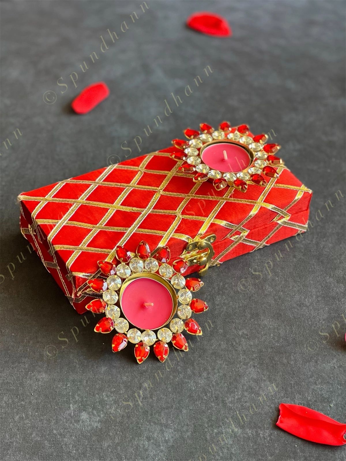 Gotapatti Box with Tea Light Holders