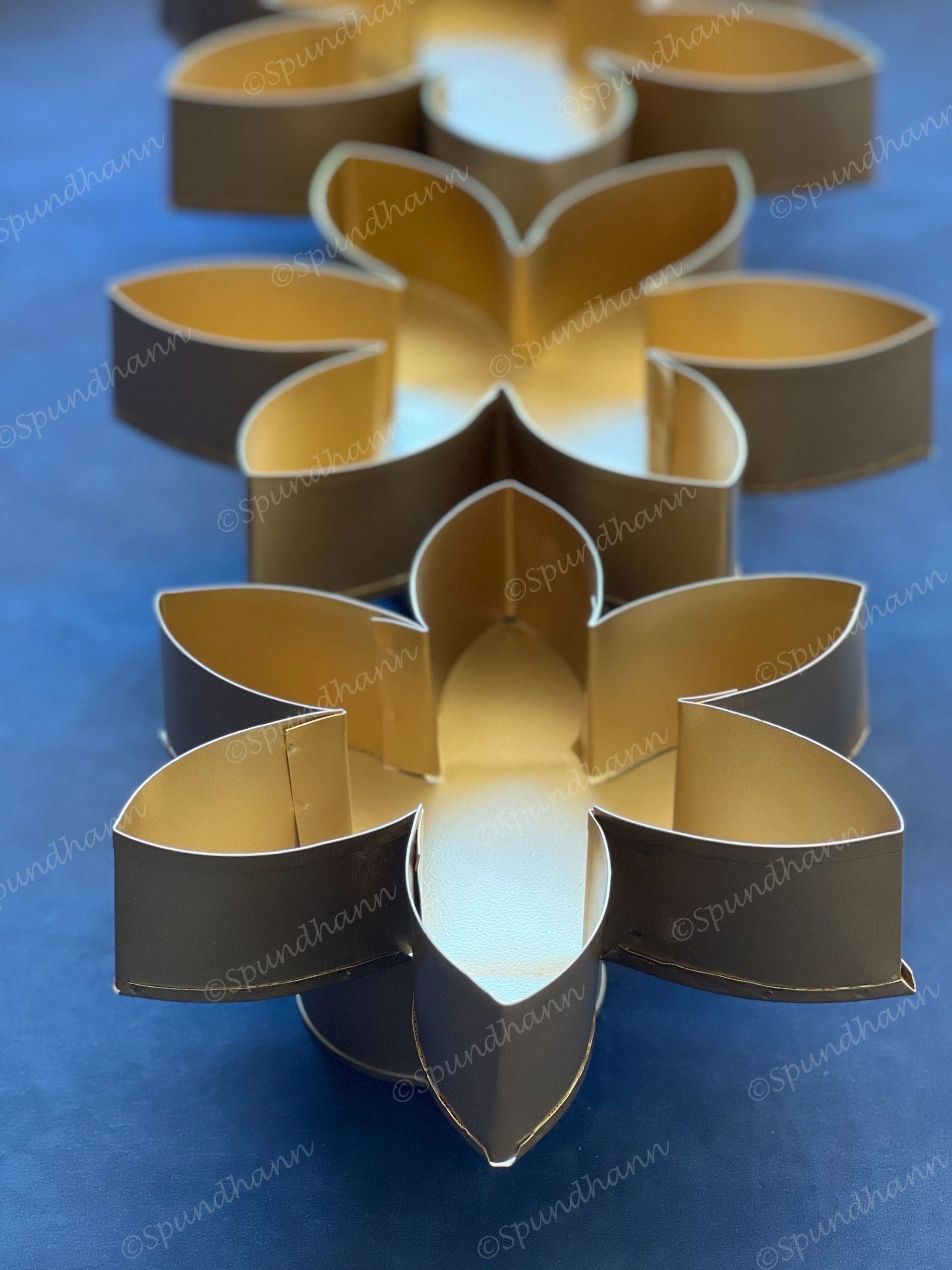 Metal Floral Rangoli Maker with Circle