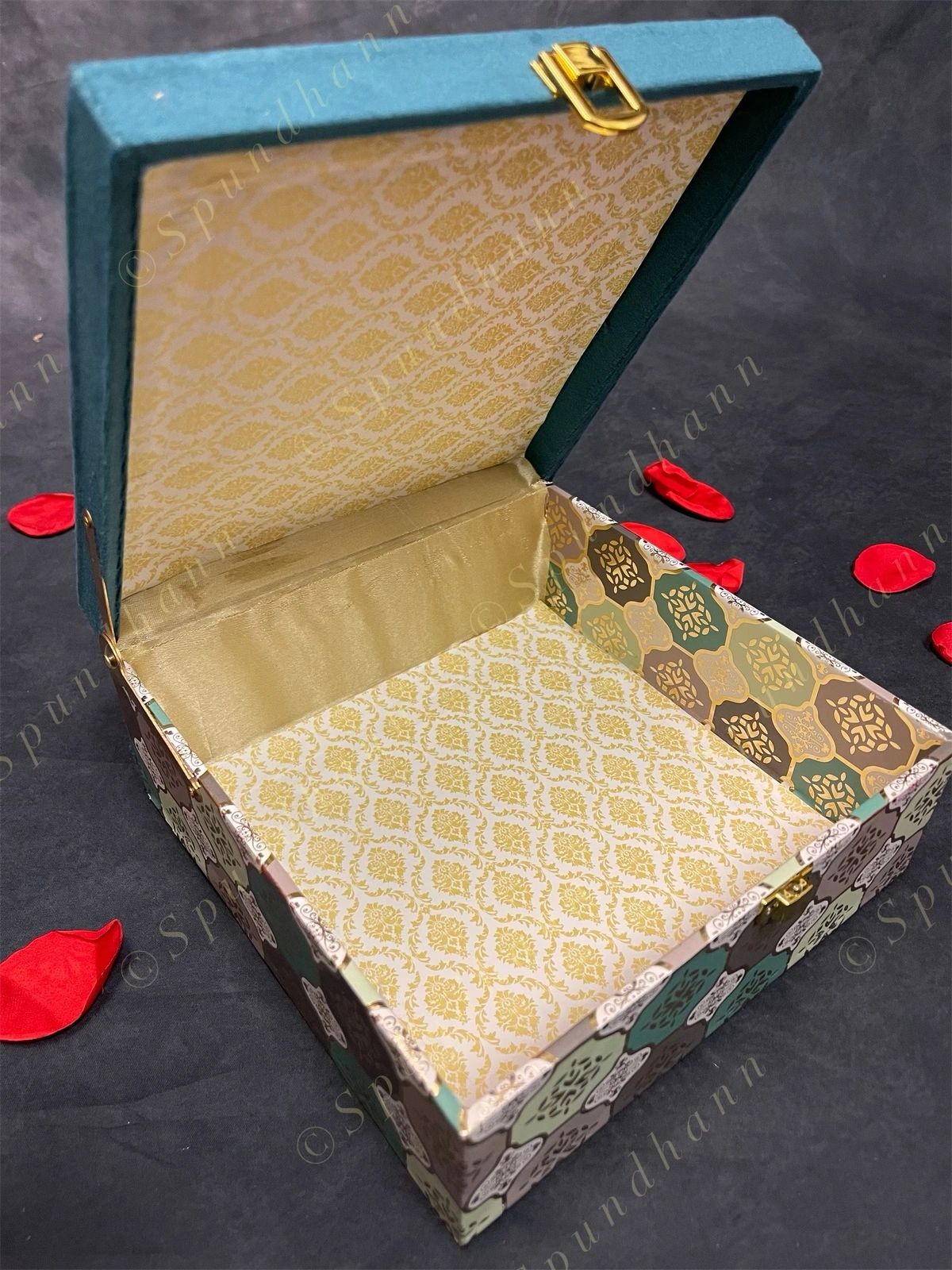 Square Gift Box with pattern