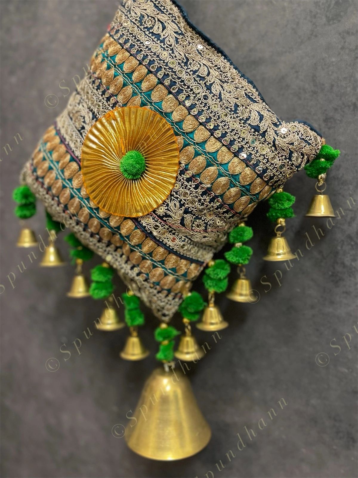 Single Cushion Kite with Big Bell -single piece
