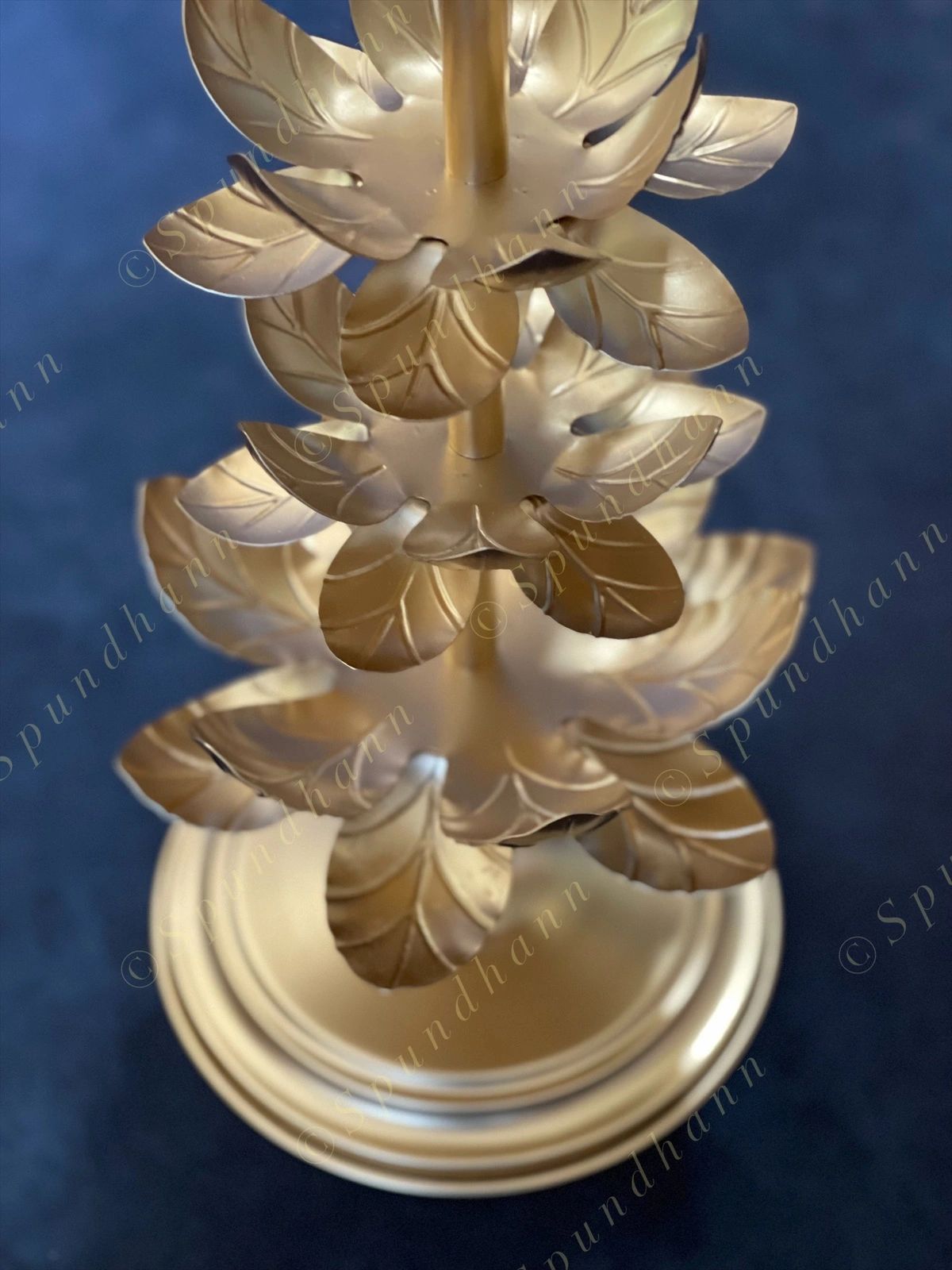 Single Large Lotus Standing Tea Light Holder