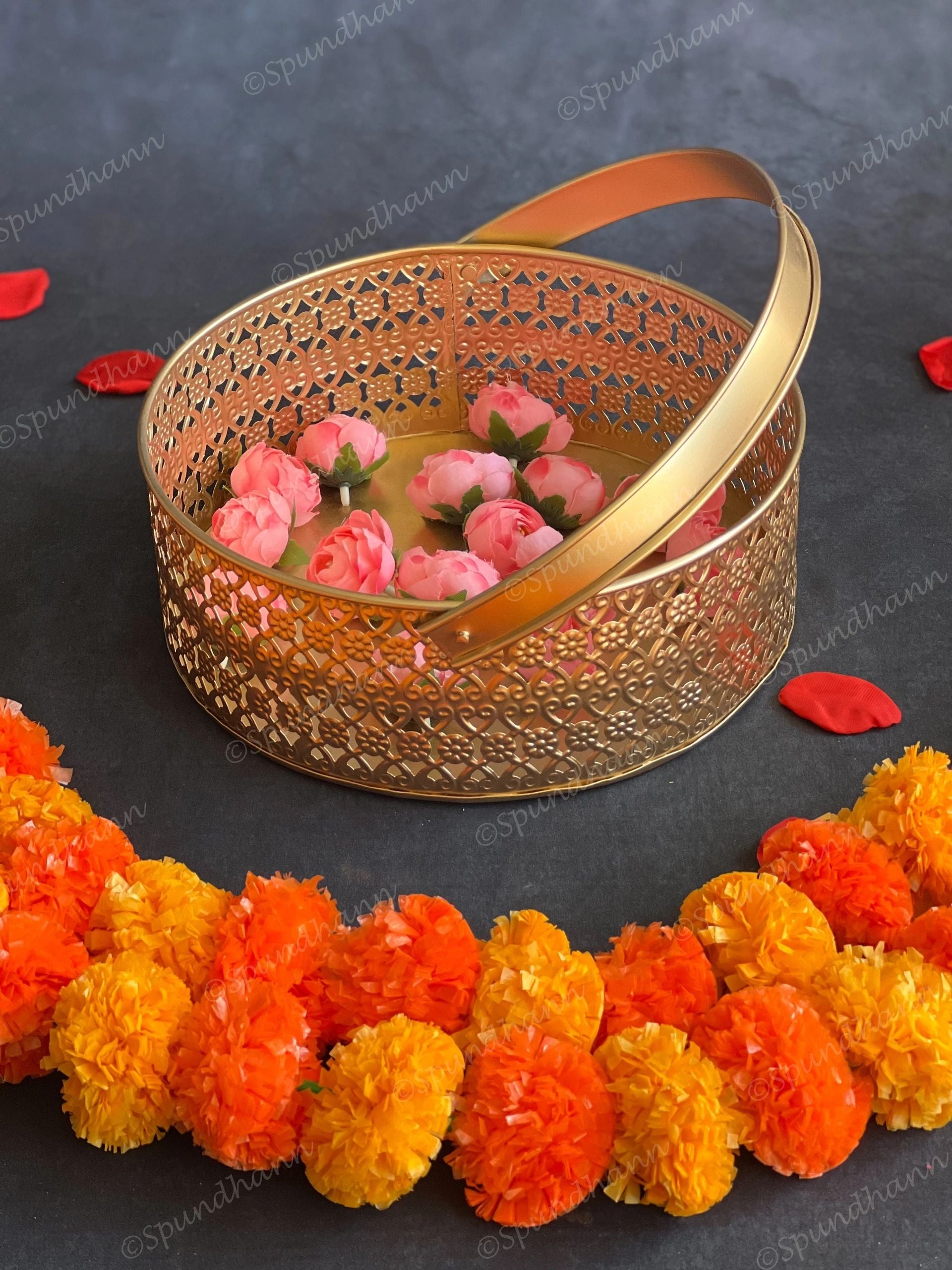 Metal Golden Cutwork Round Baskets
