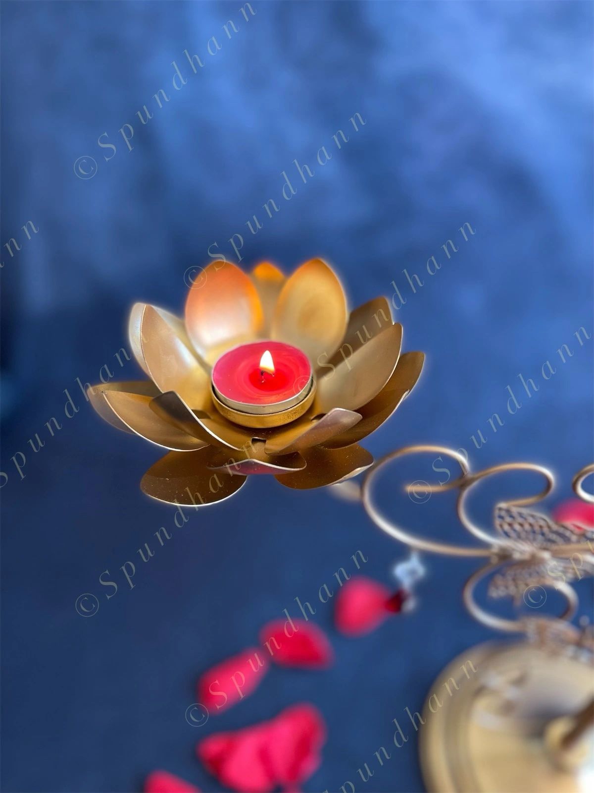 3 Lotus Flower Standing Tea Light Holder