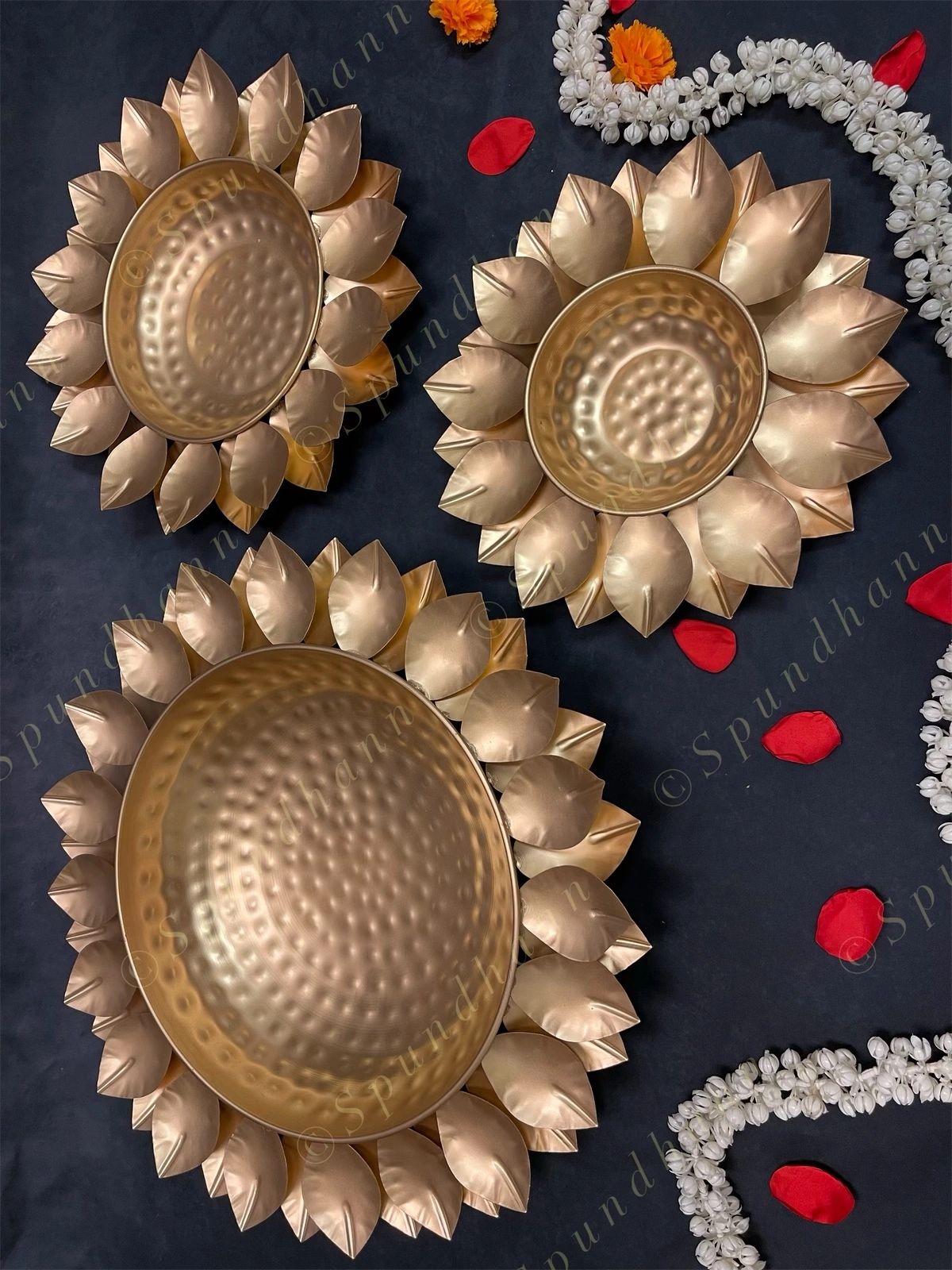 Hammered Sunflower Urli