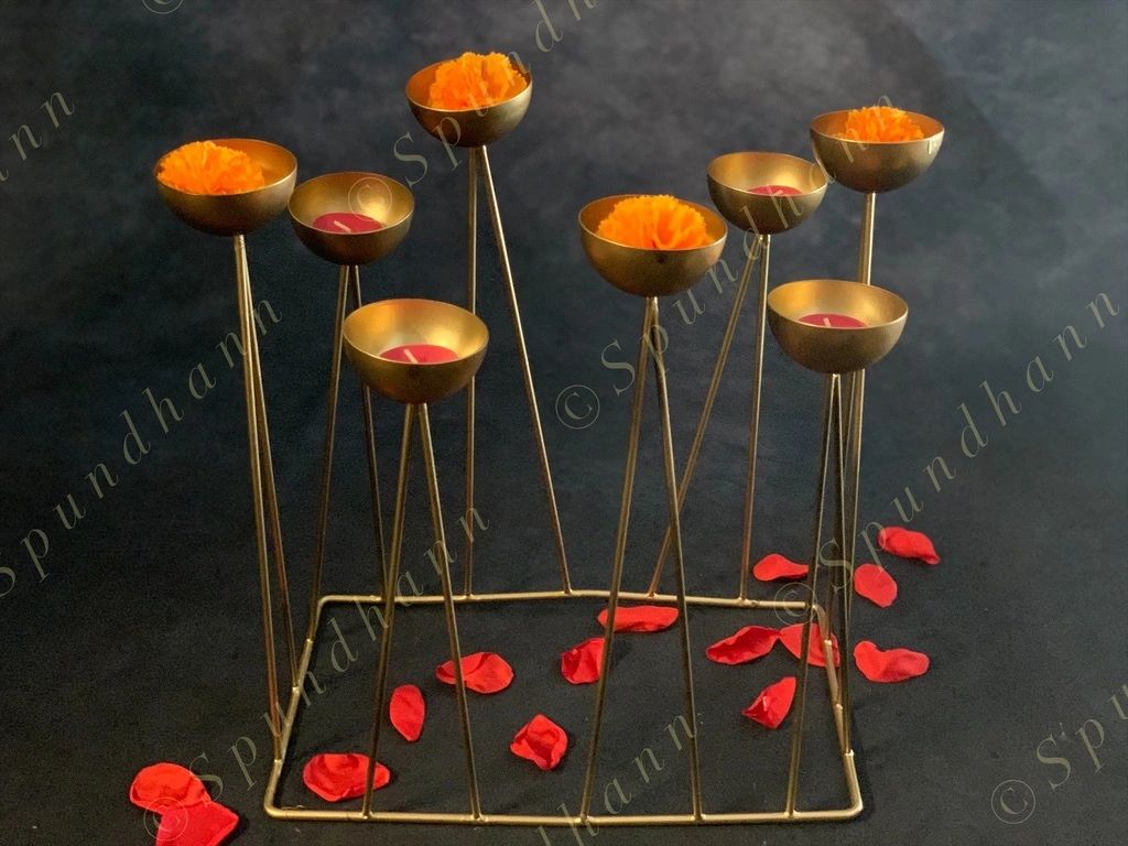 8 Golden Cup Standing Tea Light Holder