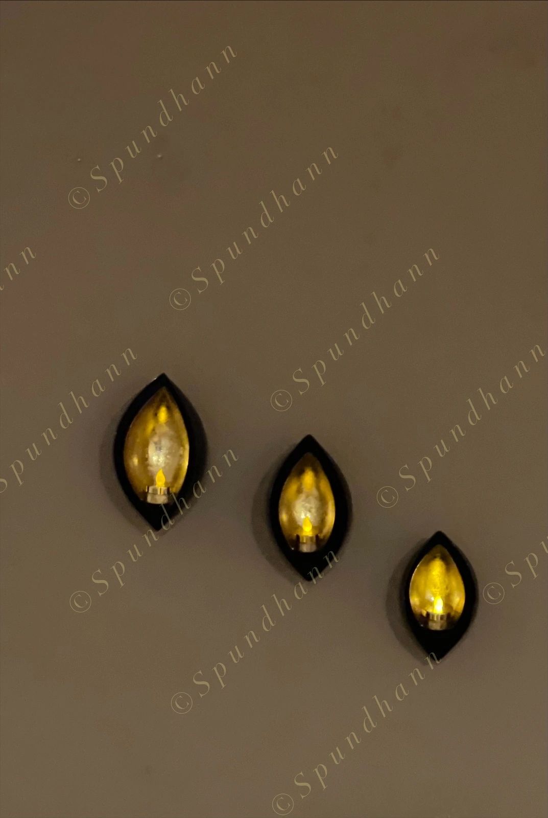 Wall Mounted Diya Shaped 3 Pc Tea Light Holder