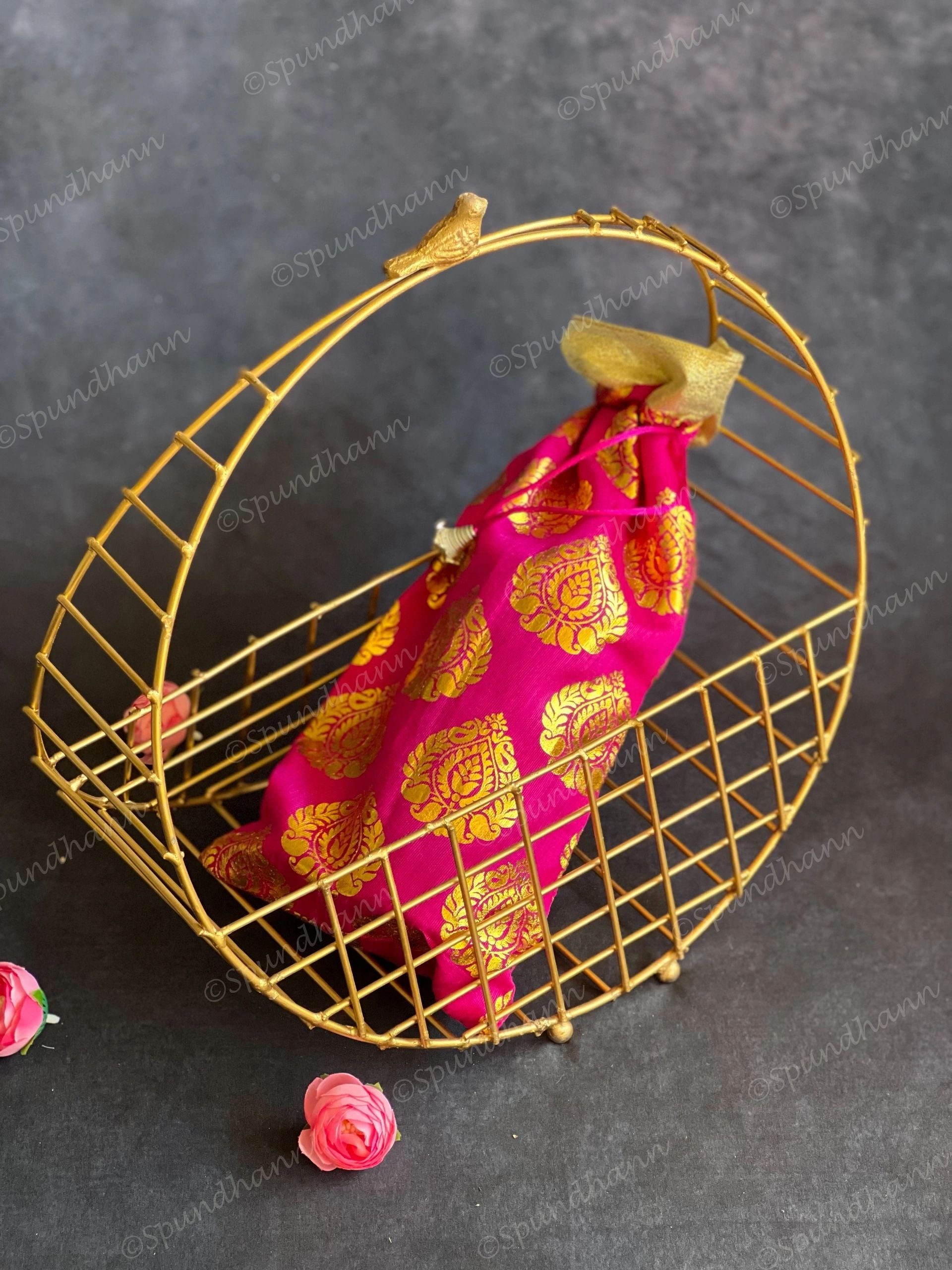 Golden Wire Circular Hanging Decor