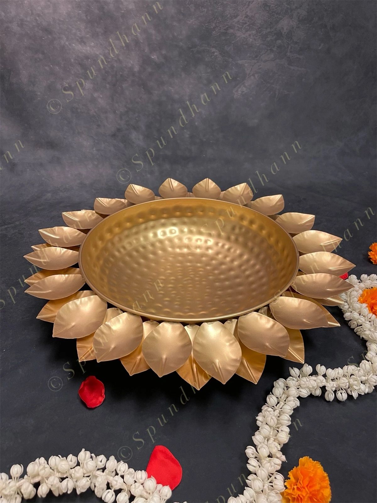 Hammered Sunflower Urli