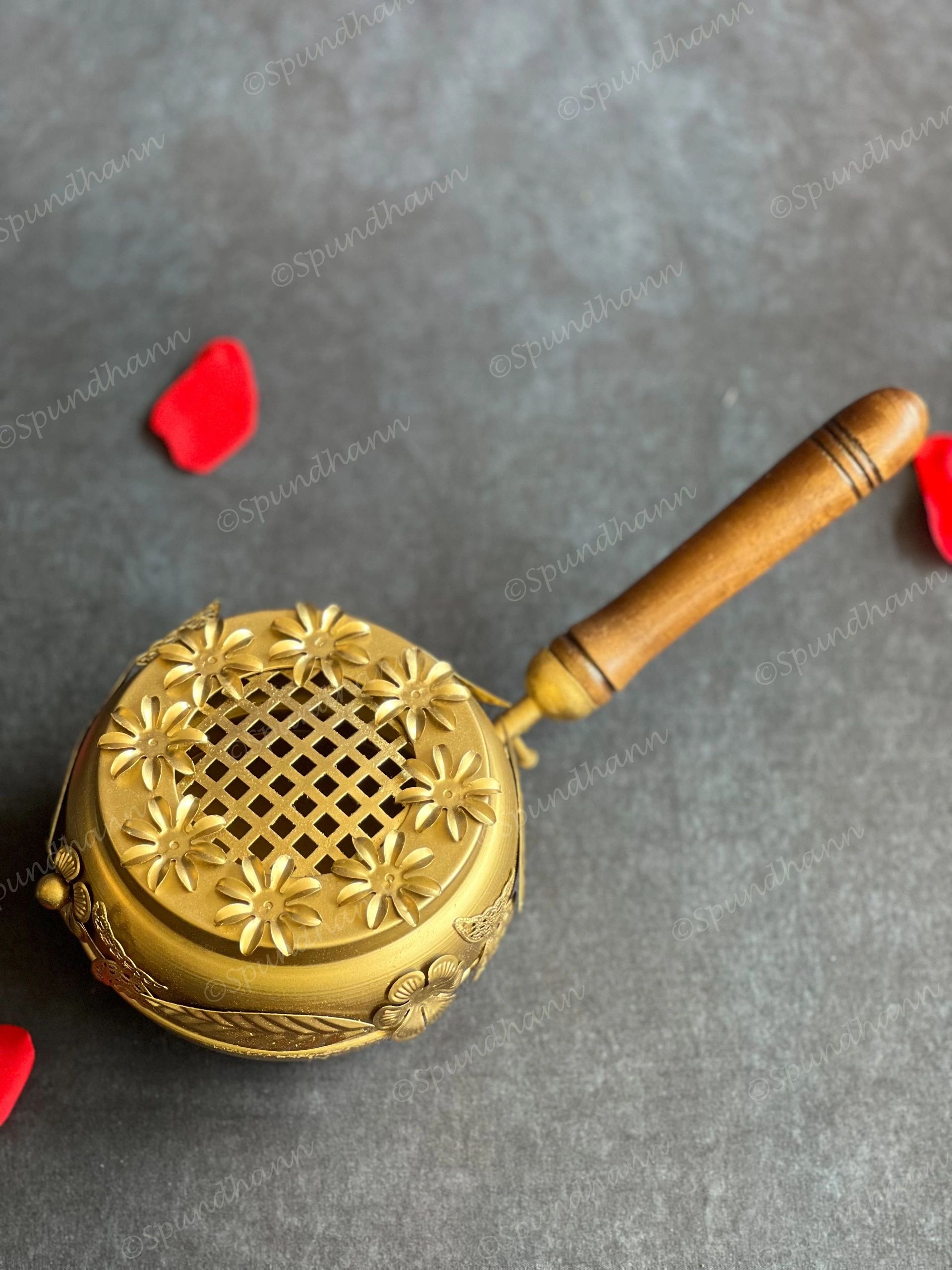 Dhoop Dani With Wooden Handle