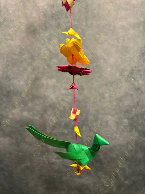 Eco Friendly Palm Leaves String With Parrots and Flowers