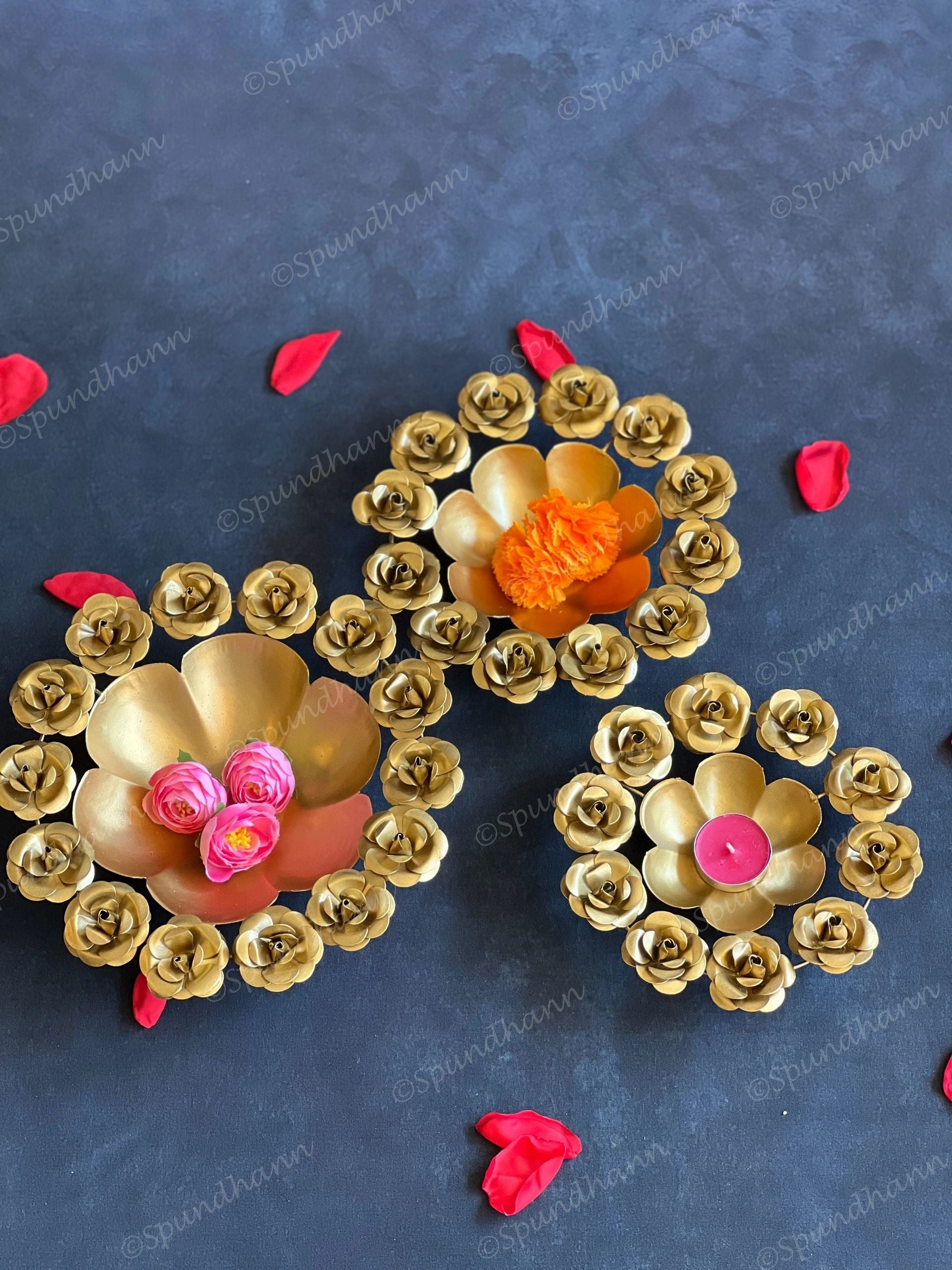 Golden Roses Floral Metal Urli