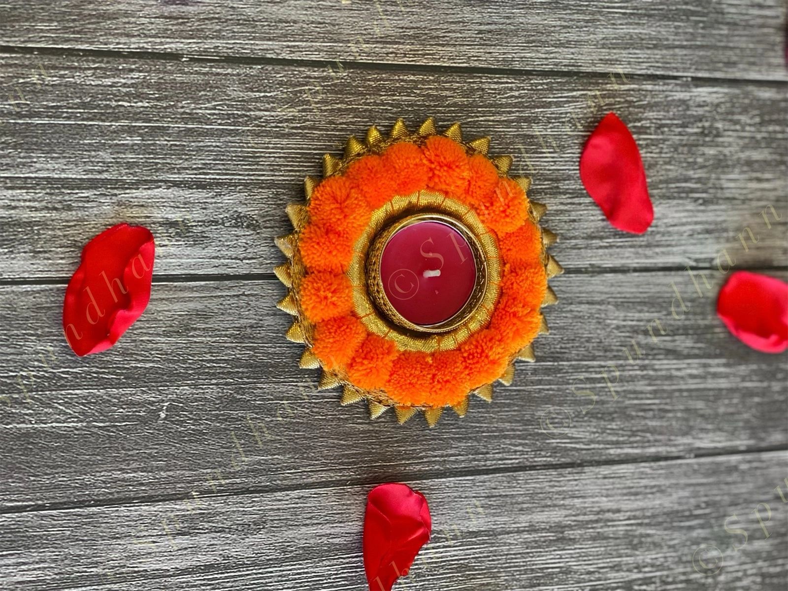 Pom Pom Tea Light Holder