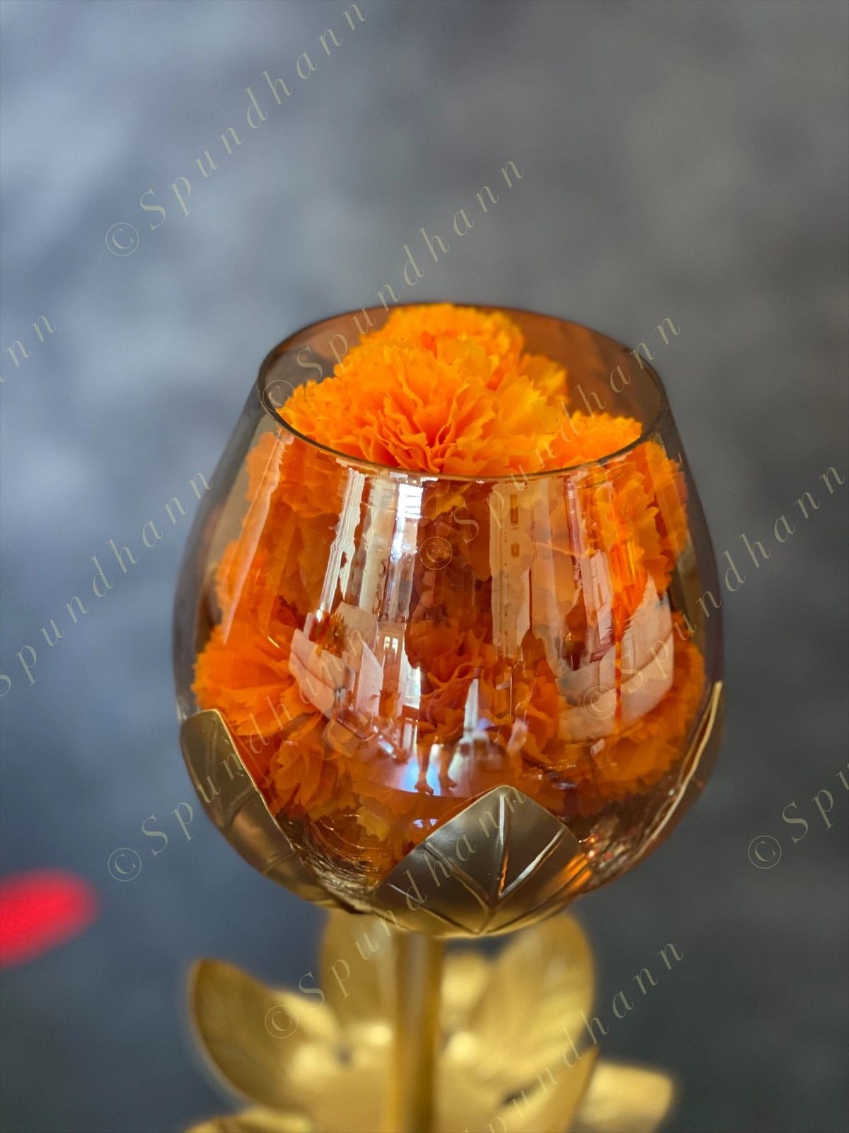 Single Large Lotus Standing Tea Light Holder