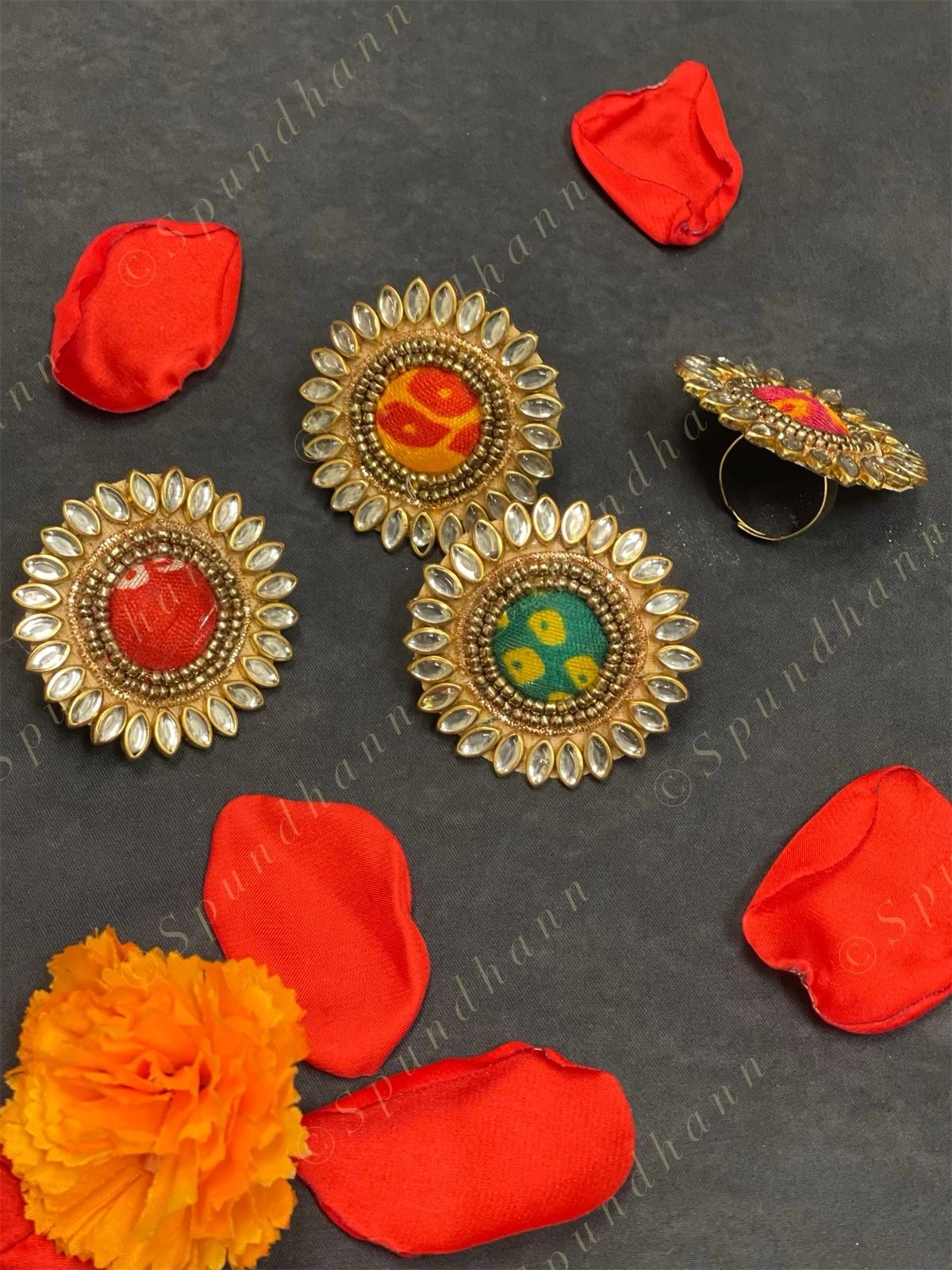 Favor Designer Rings