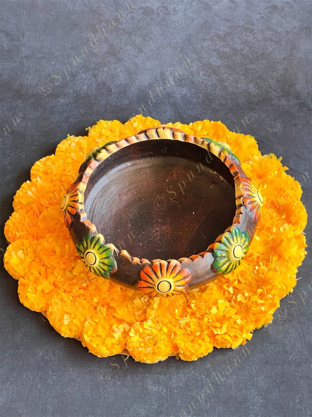 Marigold Circular Flower Placemat with Wood Base