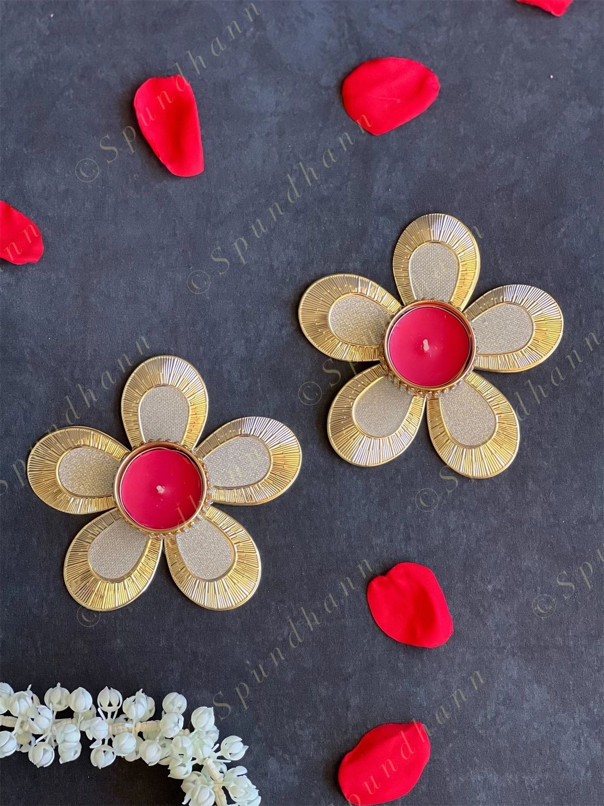 Golden Flower Wire Tea Light holder