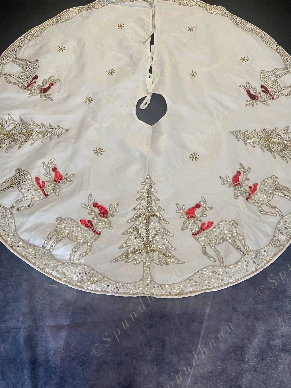 Embroidered Christmas Tree Skirt .