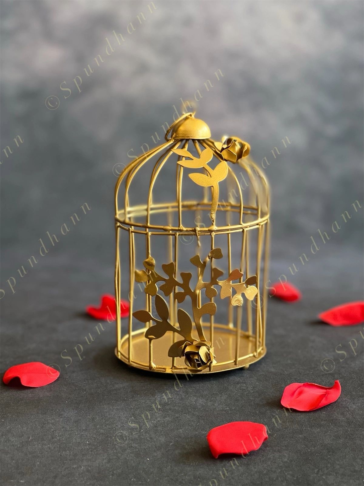Cute Cage Tea Light Candle Holder in Gold