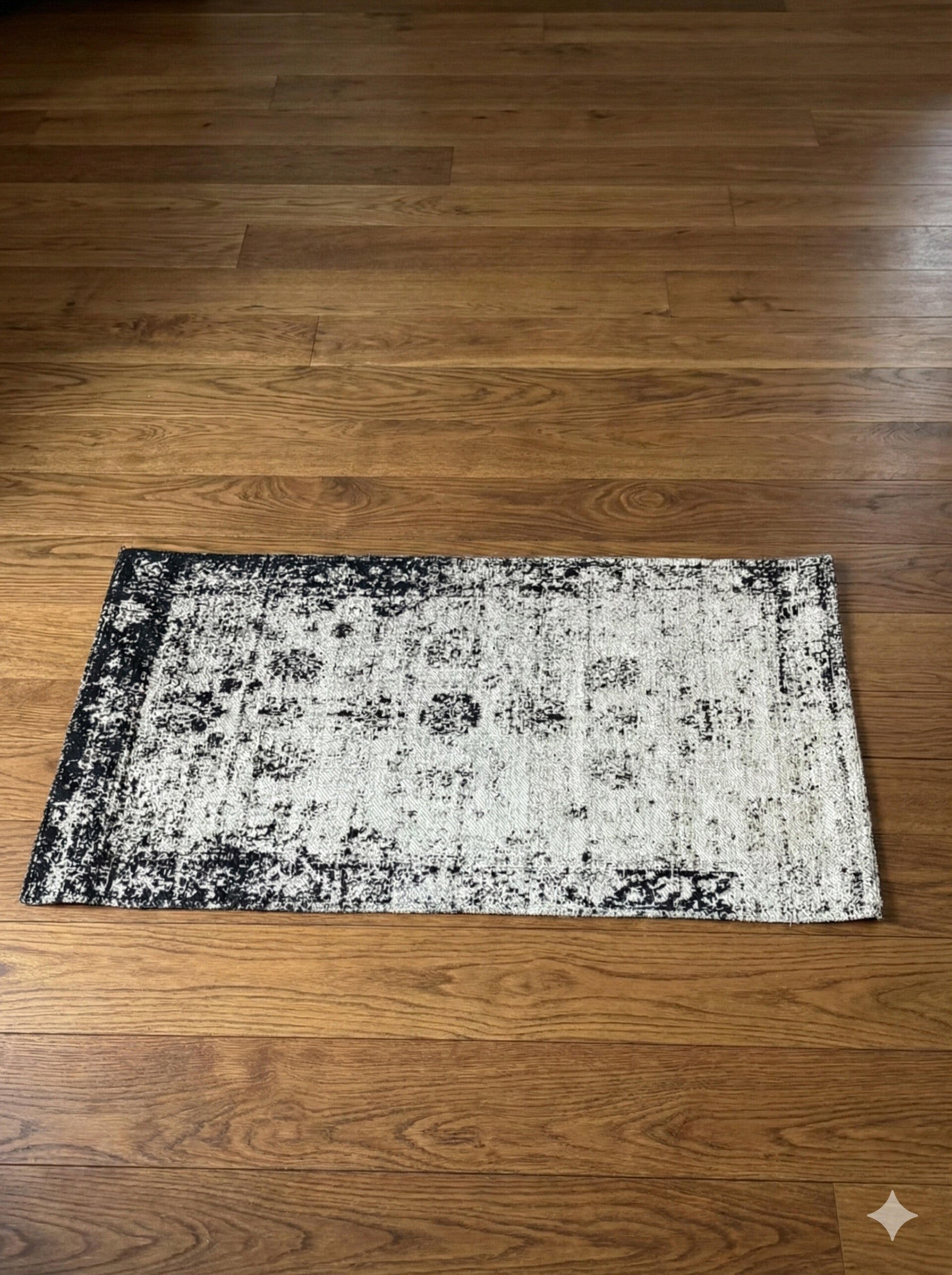 Urban Fade Accent Rug Black & White