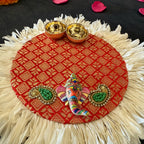 Circular Chameli Mat Aarti Thali (Red & Green)