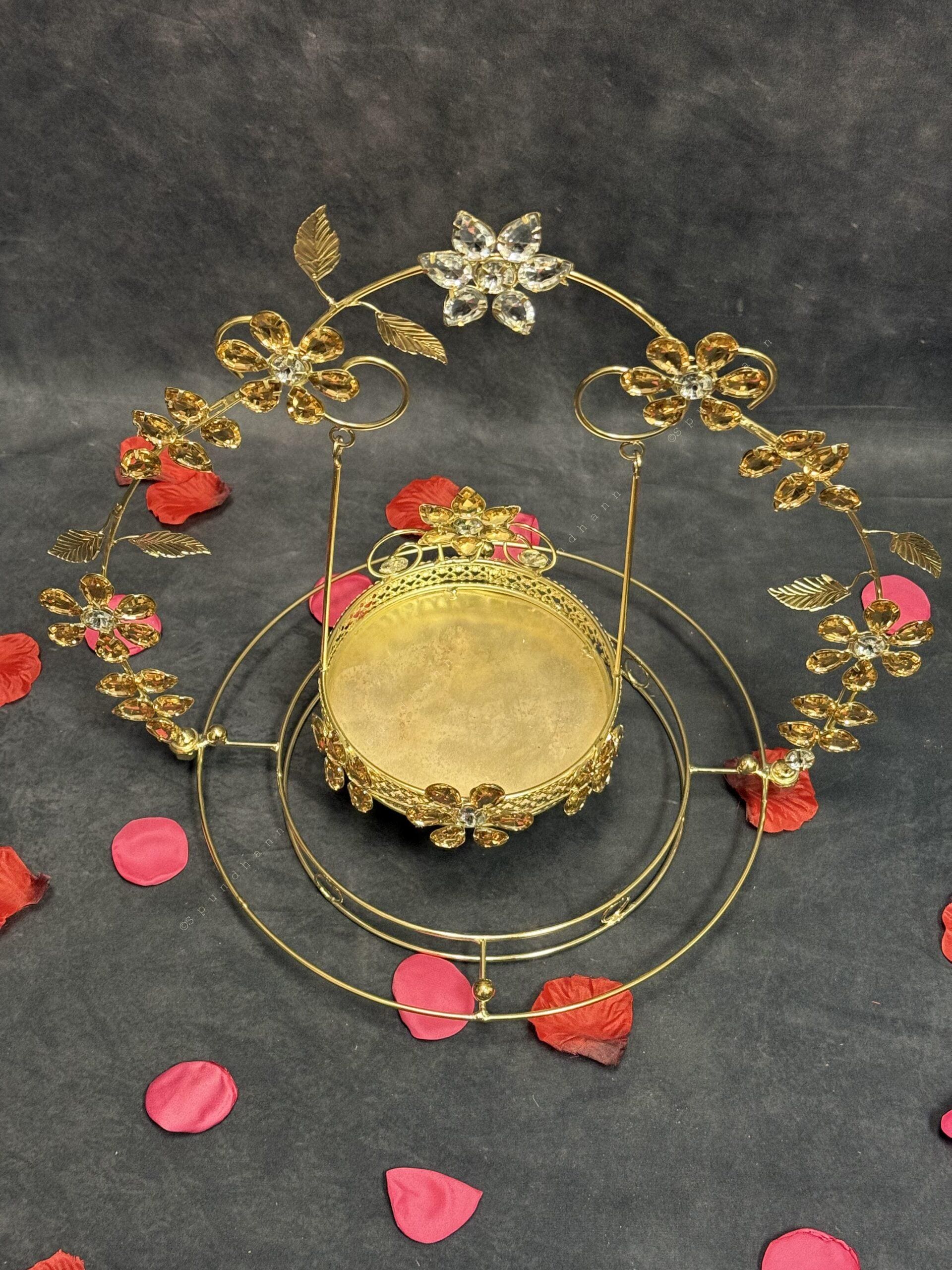 Studded Jhoola with leaf Round