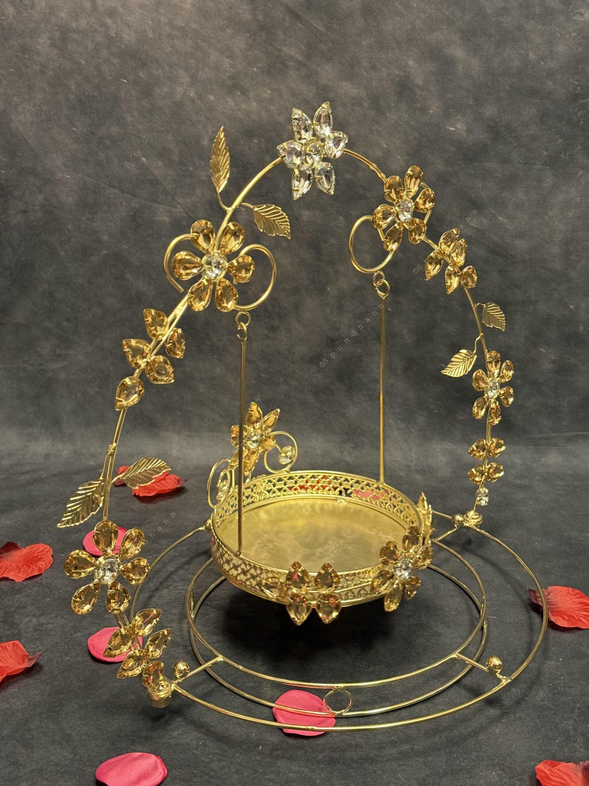 Studded Jhoola with leaf Round
