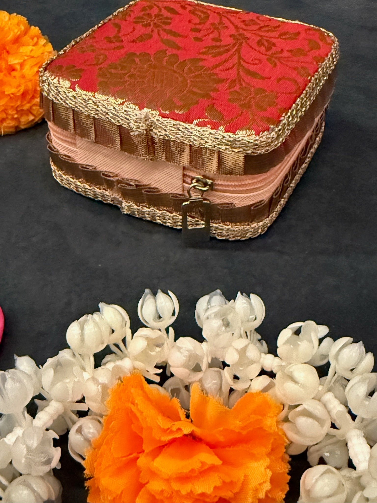 Designer Square Jewelry Box Brocade (Red & Pink)