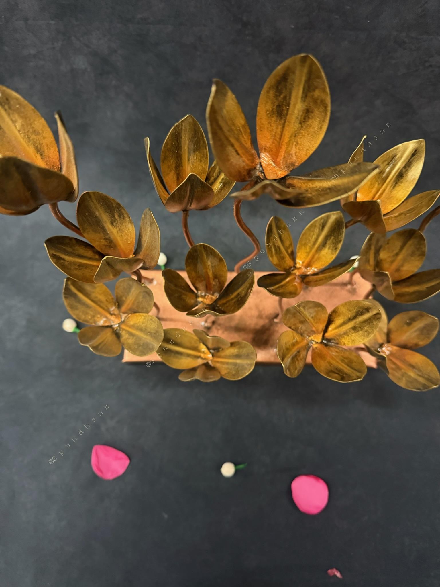 Golden Bloom Metal Table D or