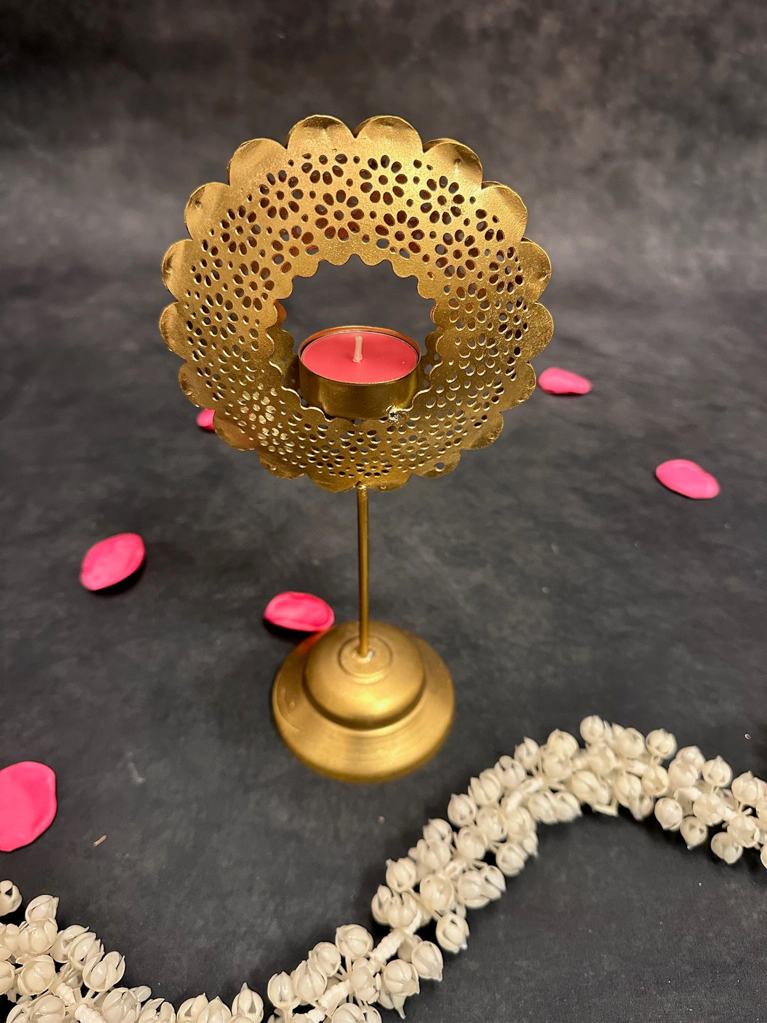 Shadow Cutwork Standing Tea Light (Round)