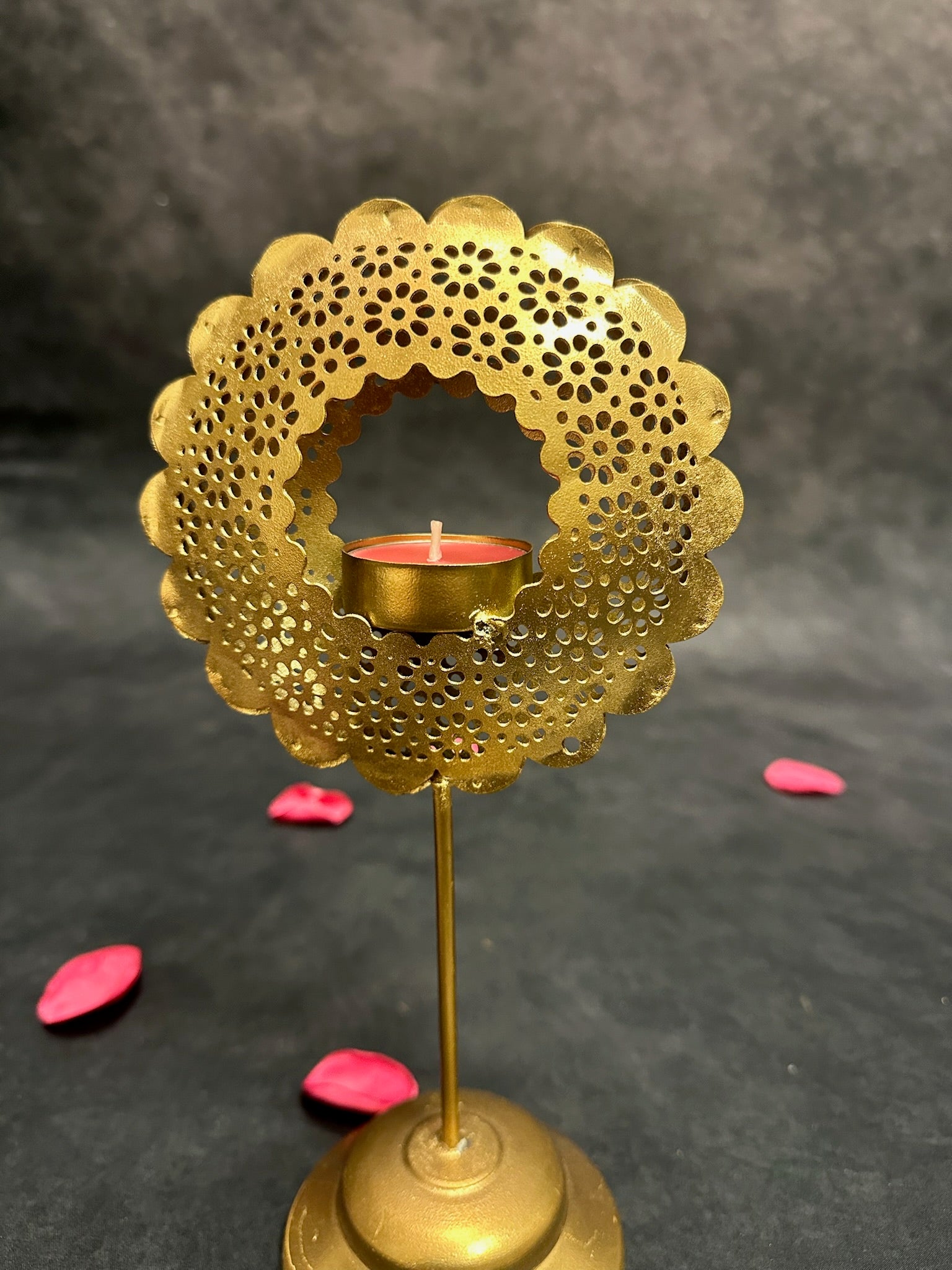 Shadow Cutwork Standing Tea Light (Round)